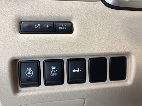 Used 2018 Nissan Murano S image 16