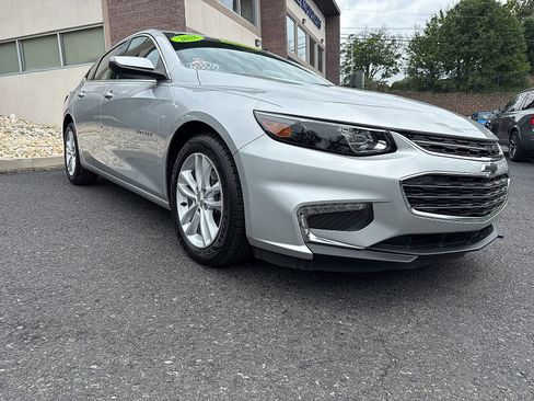 Used 2018 Chevrolet Malibu LT FWD image 16