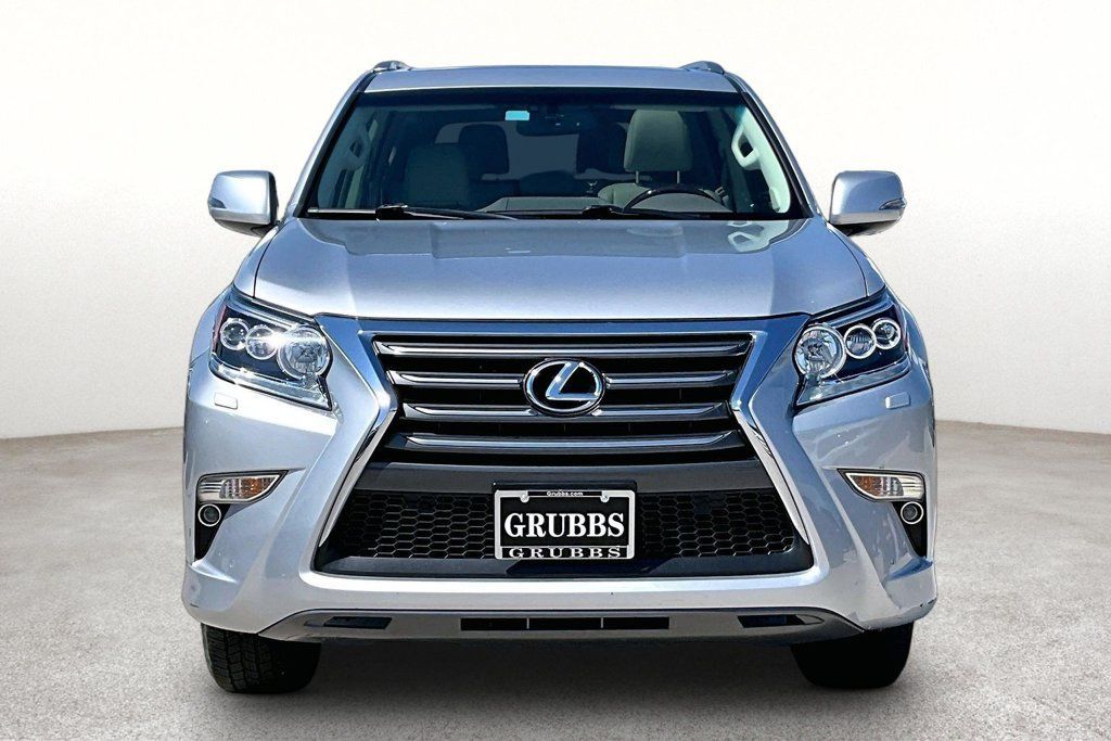 Used 2018 Lexus GX 460 Luxury w/ Preferred Accessory Package AWD/4WD image 3