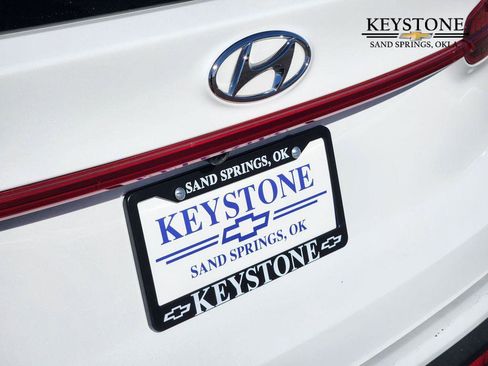 Used 2023 Hyundai Santa Fe SEL w/ Premium Package image 11