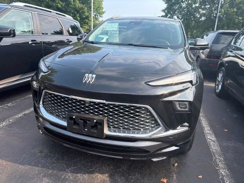 Used 2025 Buick Encore GX Avenir w/ Avenir Technology Package AWD/4WD image 4