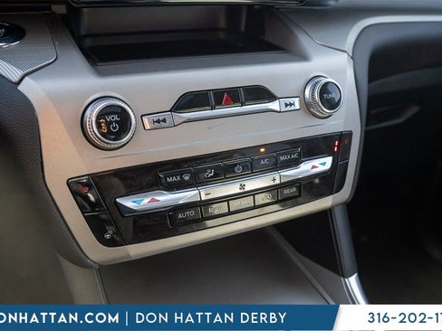 Used 2023 Ford Explorer XLT w/ Equipment Group 202A image 8