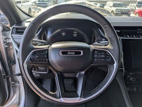 Used 2024 Jeep Grand Cherokee L Altitude AWD/4WD image 26