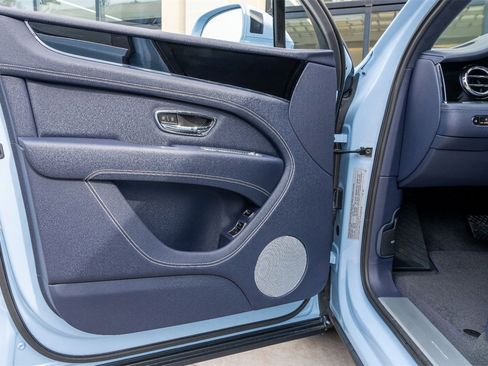 New 2025 Bentley Bentayga image 12