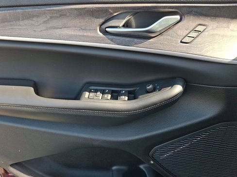 Used 2023 Jeep Grand Cherokee L Limited image 13