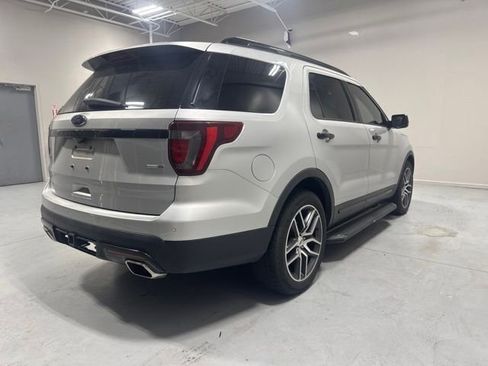 Used 2017 Ford Explorer Sport w/ Equipment Group 401A AWD/4WD image 3