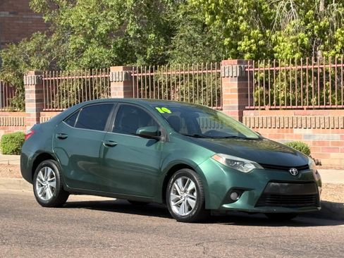 Used 2014 Toyota Corolla LE FWD image 8