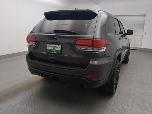 Used 2021 Jeep Grand Cherokee Laredo AWD/4WD image 7