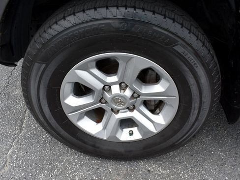 Used 2016 Toyota 4Runner SR5 image 40