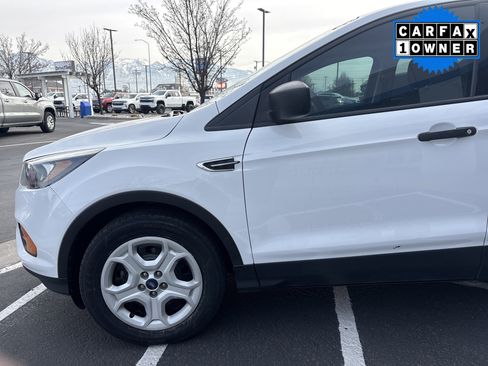 Used 2019 Ford Escape S image 9