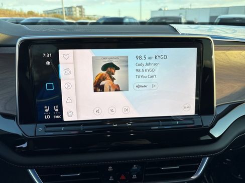 New 2026 Volkswagen Atlas SE image 18