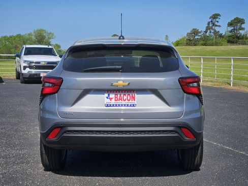 New 2026 Chevrolet Trax LS w/ LS Convenience Package image 4
