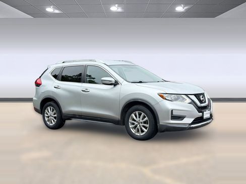 Used 2017 Nissan Rogue SV FWD image 6