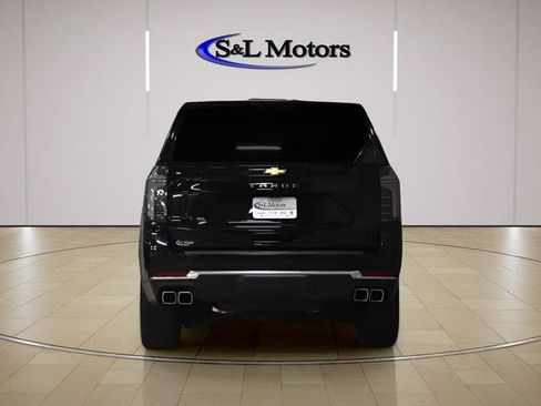 Used 2025 Chevrolet Tahoe High Country AWD/4WD image 9
