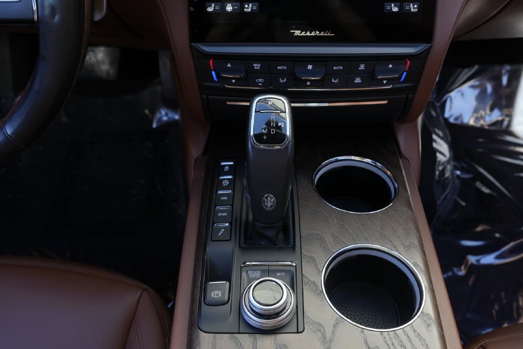 Used 2021 Maserati Quattroporte S Q4 AWD/4WD image 43