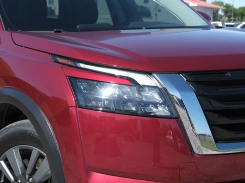 Used 2023 Nissan Pathfinder SV image 32