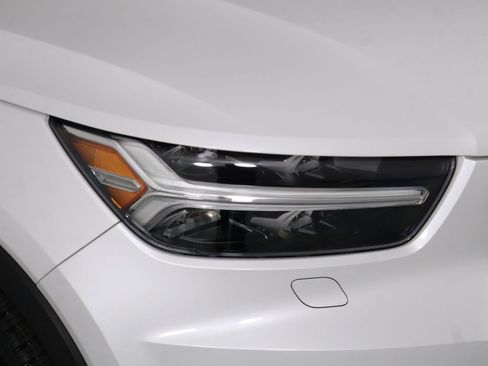 Certified 2022 Volvo XC40 T5 R-Design w/ Advanced Package AWD/4WD image 25
