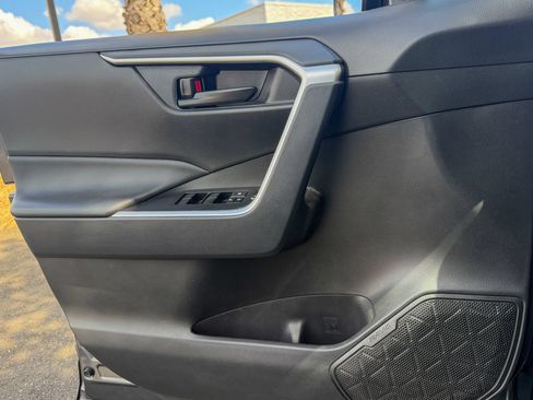 Used 2025 Toyota RAV4 LE AWD/4WD image 11