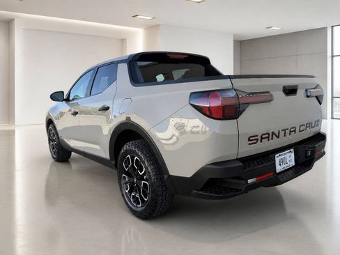 Used 2023 Hyundai Santa Cruz SE AWD/4WD image 3