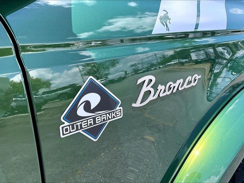 Used 2025 Ford Bronco Outer Banks AWD/4WD image 10