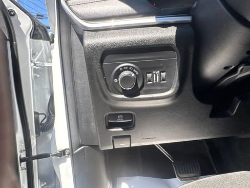 Used 2023 Jeep Grand Cherokee L Laredo AWD/4WD image 33