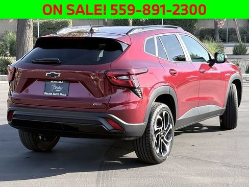 Used 2024 Chevrolet Trax RS FWD image 5