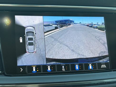 Used 2021 Buick Enclave Avenir AWD/4WD image 25