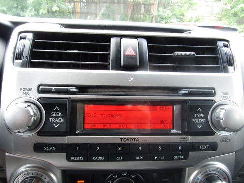 Used 2011 Toyota 4Runner SR5 w/ Premium Pkg w/Leather AWD/4WD image 30