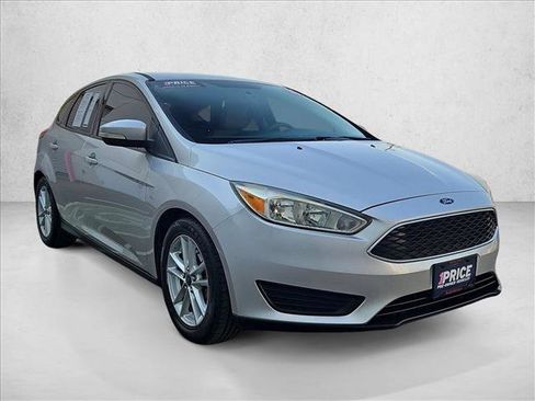 Used 2016 Ford Focus SE FWD image 3