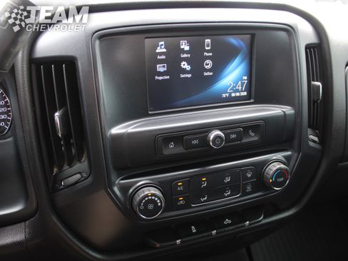 Used 2018 Chevrolet Silverado 1500 Custom w/ Custom Convenience Package AWD/4WD image 16