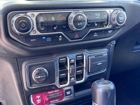Used 2023 Jeep Wrangler Unlimited Rubicon 4xe w/ Cold Weather Group AWD/4WD image 28