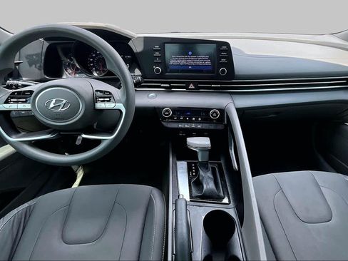 Used 2023 Hyundai Elantra SEL FWD image 16