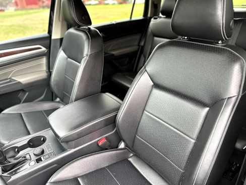 Used 2021 Volkswagen Atlas SE image 13