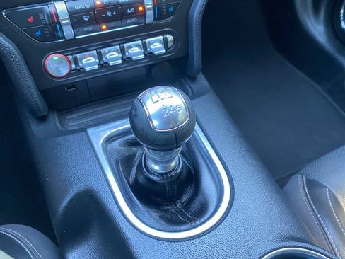Used 2018 Ford Mustang GT Premium RWD image 36