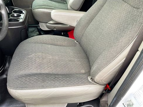 Used 2023 Chevrolet Express 2500 w/ Driver Convenience Package image 18