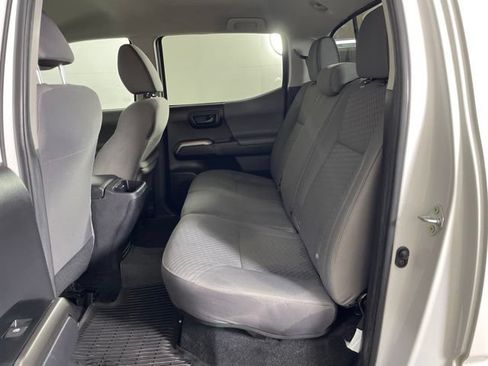 Used 2022 Toyota Tacoma SR5 AWD/4WD image 19