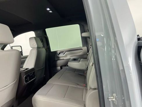 Used 2024 GMC Sierra 2500 SLT w/ SLT Premium Package image 33