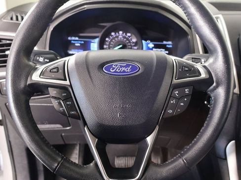 Used 2024 Ford Edge SEL image 3
