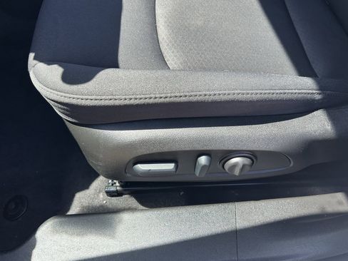 Used 2022 Chevrolet Malibu LT FWD image 11