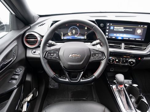 New 2025 Chevrolet Trax RS image 2