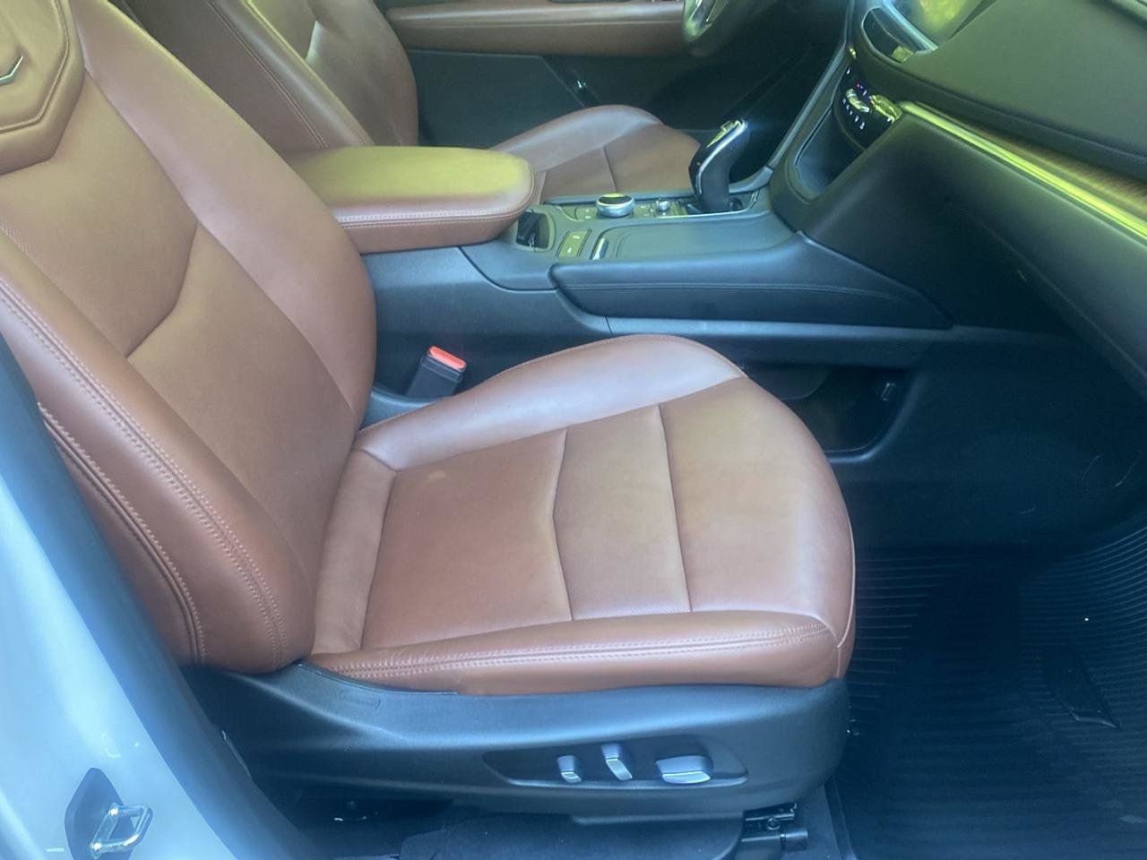 Used 2020 Cadillac XT5 Premium Luxury FWD image 7