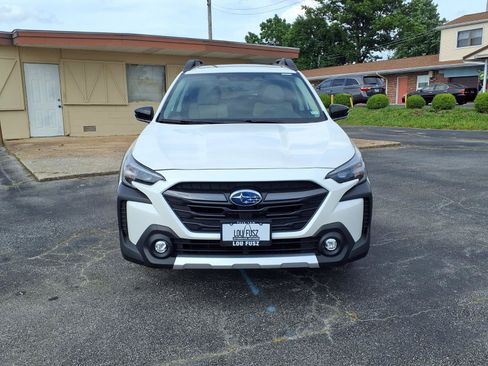 Used 2025 Subaru Outback Limited AWD/4WD image 32