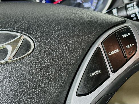 Used 2016 Hyundai Elantra SE w/ Option Group 02 FWD image 13
