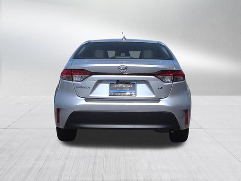 Used 2024 Toyota Corolla LE image 3