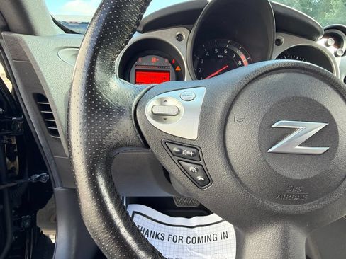 Used 2020 Nissan 370Z Coupe RWD image 18