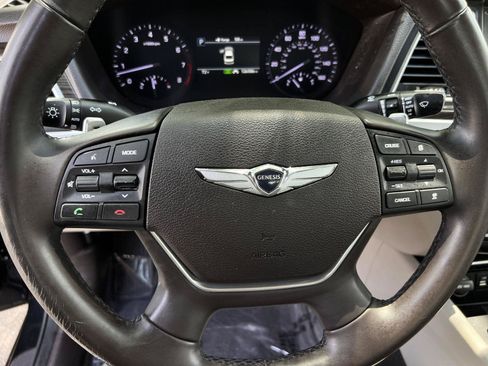 Used 2018 Genesis G80 3.8 RWD image 6
