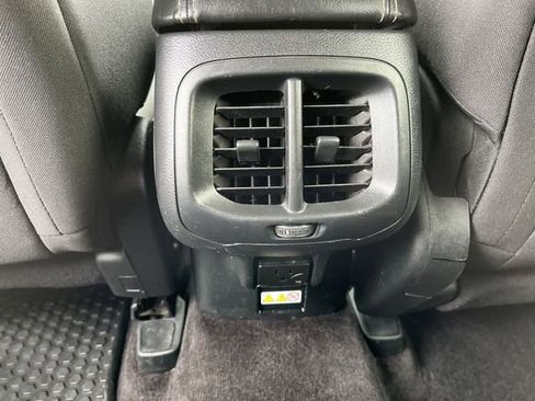 Used 2017 Jeep Cherokee Latitude w/ Cold Weather Group image 23