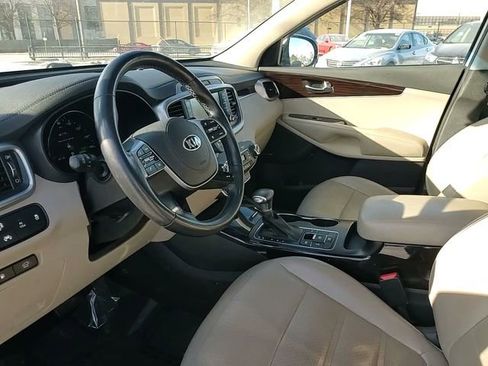 Used 2019 Kia Sorento EX w/ EX Touring Package image 9