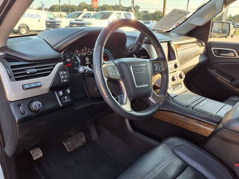 Used 2020 GMC Yukon Denali w/ Denali Premium Package RWD image 20