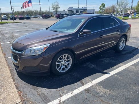 Used 2015 Chevrolet Malibu LT w/ Power Convenience Package FWD image 3